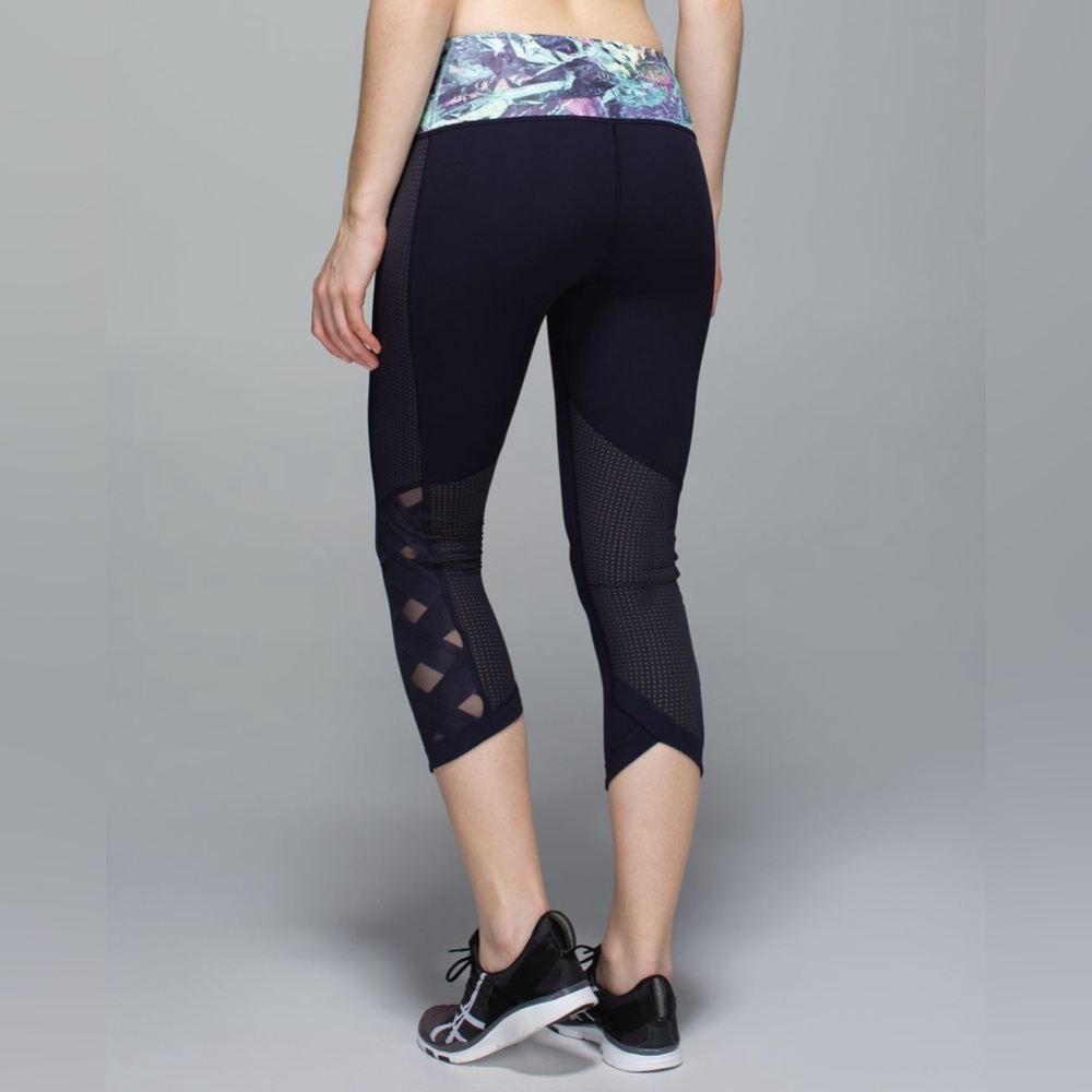 Lululemon 6 Var-City Crop Naval Blue Iridescent Multi Luxtreme Mesh Run Pockets